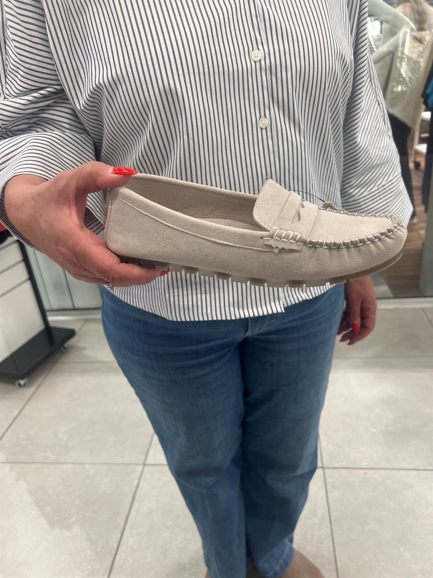 WFR312Q01- loafers -light beige